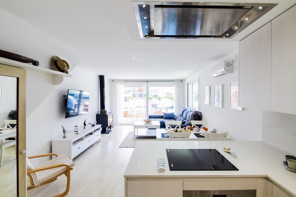 Vista Roses Mar - Casa Pescador Villa Емпуриабрава Екстериор снимка